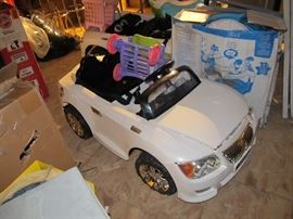 ELECTRIC KIDS CAR PHOTO