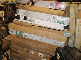 ITEM # 21  TWELVE NEW IN THE BOX I CRATE DOUBLE DOOR FOLDING DOG CRATE FOR DOGS 41 TO 70 LBS    BUY IT NOW PRICE $40.00 EACH 