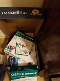 copy paper a full ream and priced to sell. nice for a home office or a business location