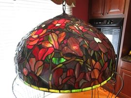 TIFFANY STYLE LAMP 