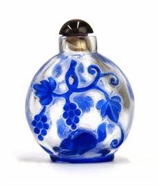 BLUE-OVERLAY GLASS SNUFF BOTTLE