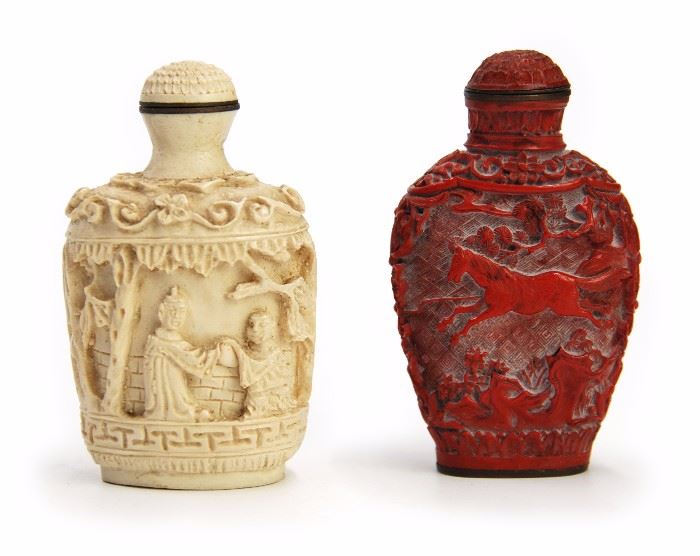PAIR OF CARVED SNUFF BOTTLES