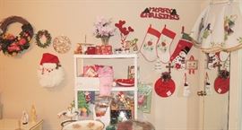 Christmas: Paper plates, table covers and clothes, napkins, signs and flags for major and minor holidays: Valentine’s Day, Christmas, St. Patrick’s Day, Easter, Birthday’s and more
Greeting cards and note cards
Platters and serving trays and entertainment items
Christmas decorations
Easter decorations and baskets
Wreaths for all seasons and holidays
