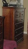 ALMOST NEW AND IN EXCELLENT CONDITION RHODES FURNITURE 6 PIECE MASTER BEDROOM FURNITURE-CHEST OF DRAWERS