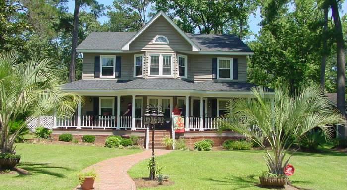 LOVELY HOME IN DOGWOOD COUNTRY CLUB IN WALTERBORO, SC