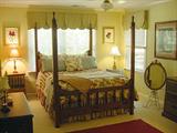 GREAT FOUR POSTER ANTIQUE BED WITH SOLID WOOD BED FURNITURE