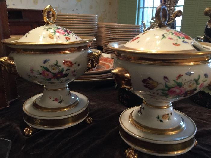 Pair of Covered Footed Porcelain Urns, c.1820 