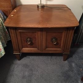 End tables 
