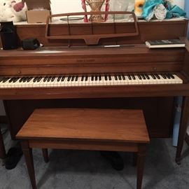 Piano in great shape 