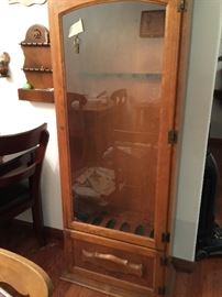 Gin cabinet with key ! 
