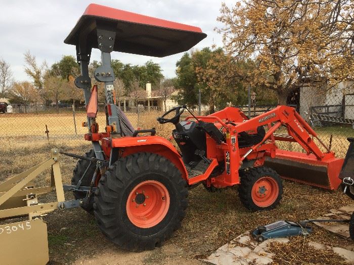 2006 Kubota Tractor with Front Loader and Scraper.  Only 171 hours - in excellent condition!  Willing to sell prior to sale - contact us for more information!!