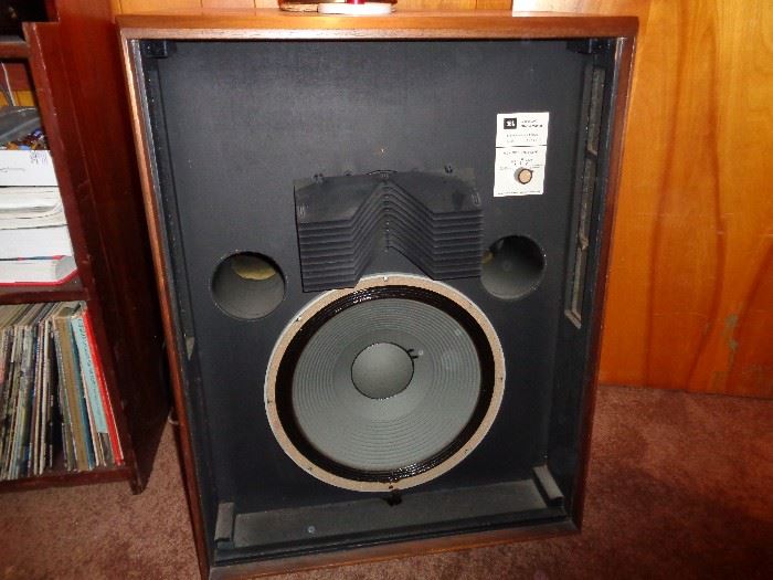 Jbl l200