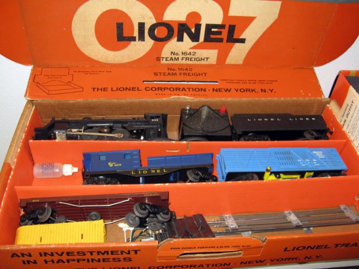 Vintage Lionel 027 gauge train