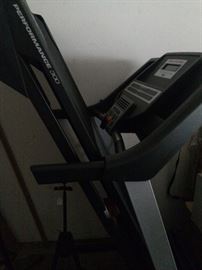 Performance 300 treadmill