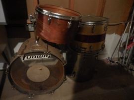 1970's Ludwig Drum Set.This set has seen better days! Its in need of repair..needs to be FIXED..There are two cymbals..one is cracked.