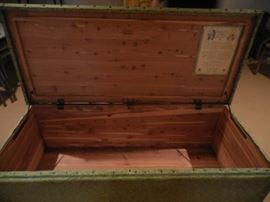 Vintage Lane Cedar Chest