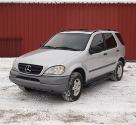 1999 Mercedes-Benz ML320