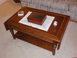 Drop leaf coffee table