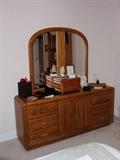 Vaughn of Virginia Dresser w/ Mirror