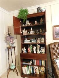 Mahogany Bookcase, Various Christmas Houses