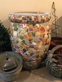 Wonderful "Memoryware" pot decorated with shards