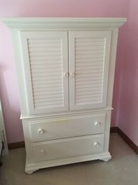 Broyhill clothing armoire (w/ shelving)