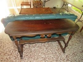 Vintage Sofa / HallTable