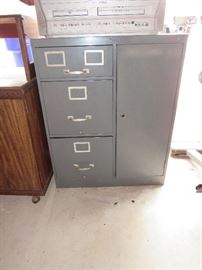 File cabinet 