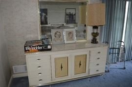 Master Bedroom UPSTAIRS