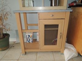 Microwave / kitchen cart