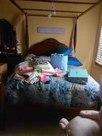 Bedroom set.  Queen mattress. 5 pieces.