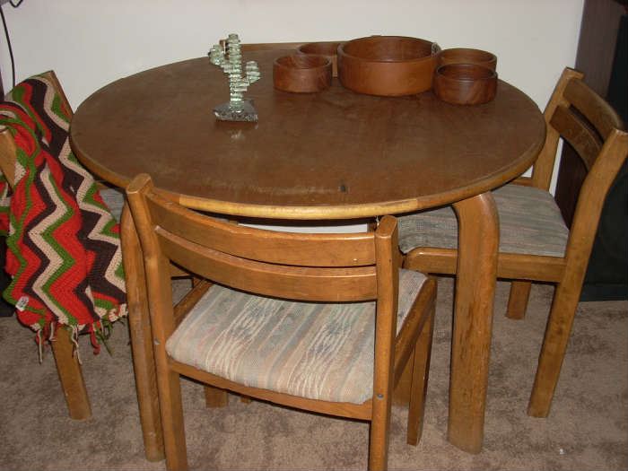 Round Table with 4 Chairs