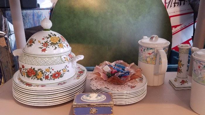 Villeroy China  Summer Day