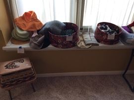 Hats, gloves, warm scarves, silk scarves