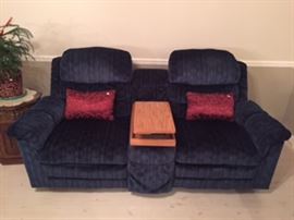 Double recliner with center console & storage