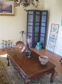 Henredon Table, Screen, area rug
