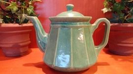 Hull stoneware tea pot 1920