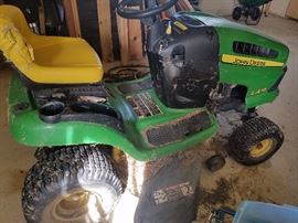 John Deere Lawn Trator