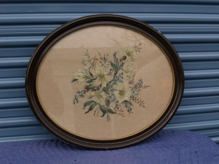 Oval  Needlework floral (24")