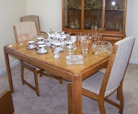 Table and 4 chairs in the dining room