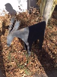 Outdoor decor, wildlife