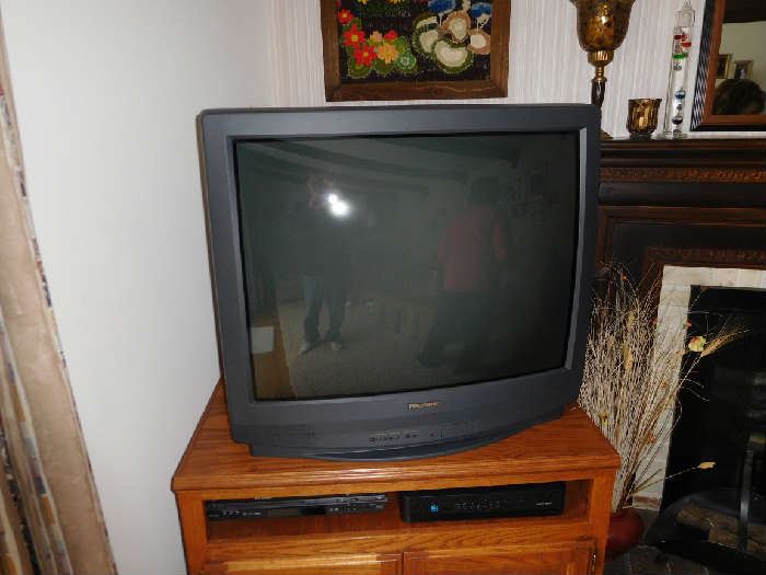 small  tv-   it   works  
