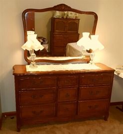 Large Size Dresser and Mirror - Part of 5 Piece French Provincial Bed Room Set - Excellent Condition!  Nice Pair of 1950's Dresser Lamps!