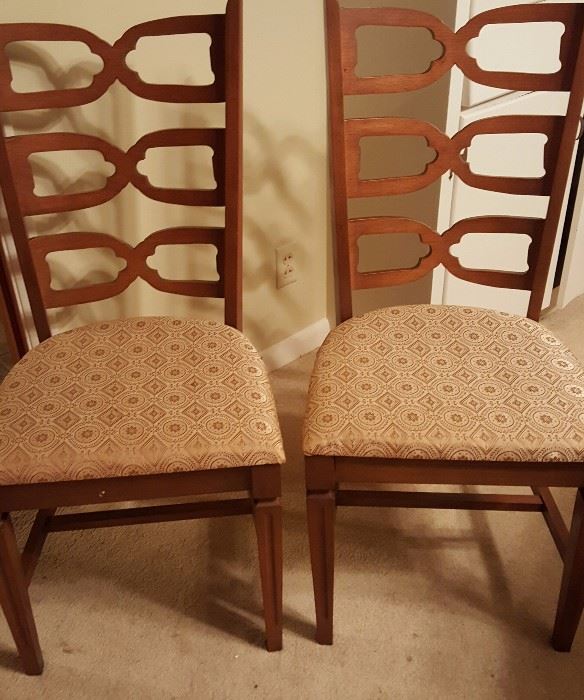 Close Up Of Dining Room Chairs - Set of 6.  Beautiful Mid Century Modern Set!