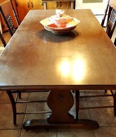 Very Nice Trestle Table - Seats 6  - Great Condition