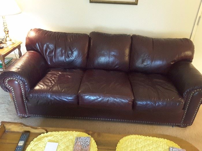 Couch 3 Seater, Bing Leather - studded, 88X36X38, Burgundy Color.