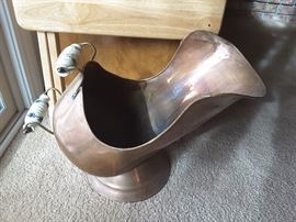 Copper Wood/Log Holder with 2 ceramic handles.