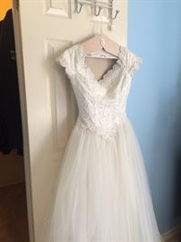 Symphonette/wedding dress
