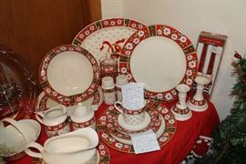 J. C. Penney xmas dishes with several serving pieces.