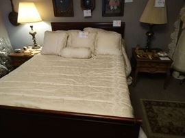 1940s Mahogany Double Bed - Great Bed Clothes